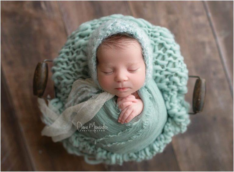 newborn photography in Okotoks, AB 