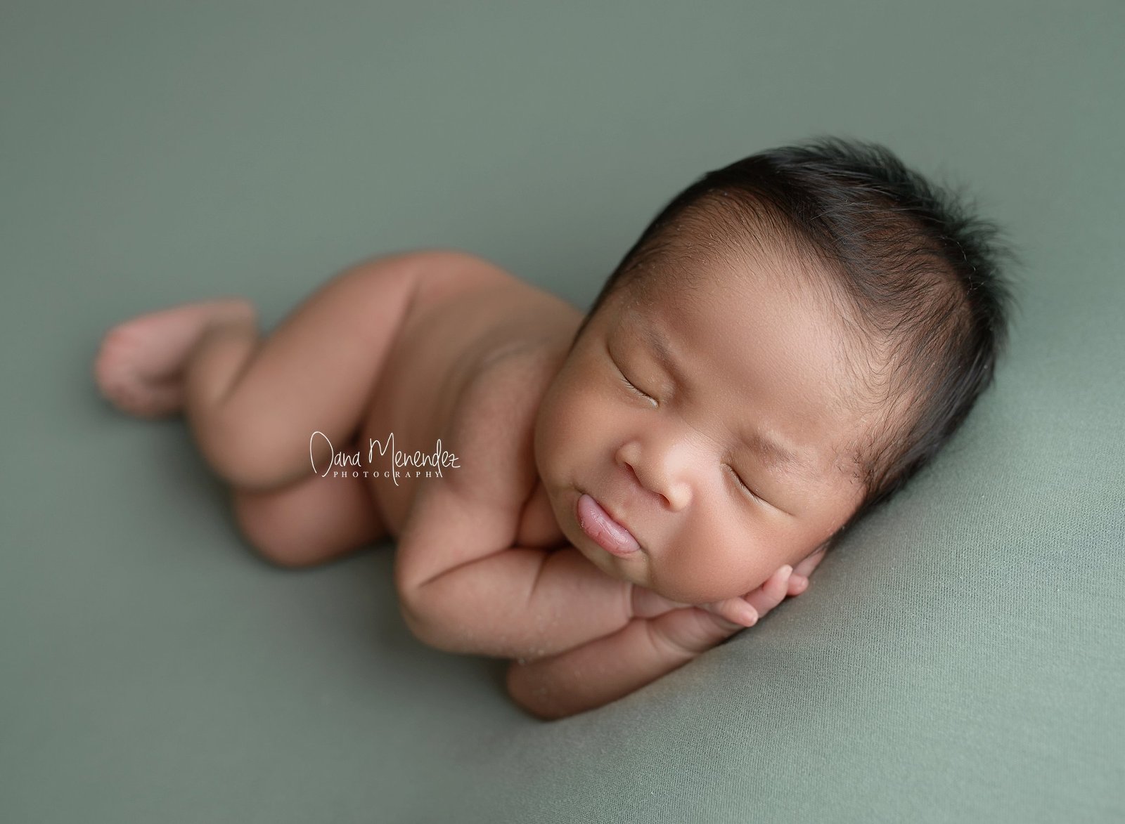 newborn photographer near me calgary alberta