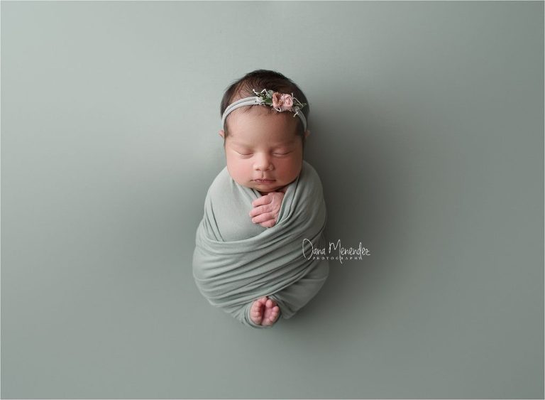 award winning Okotoks, AB newborn photographer
