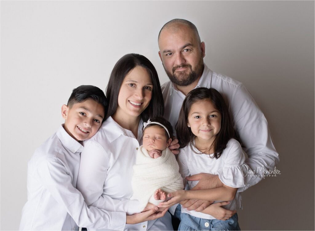 family newborn pictures Okotoks, AB