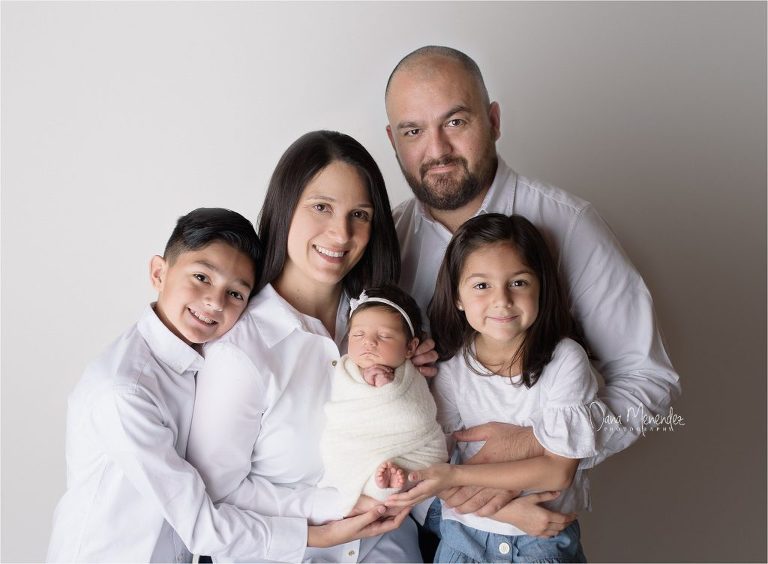 family newborn pictures Okotoks, AB