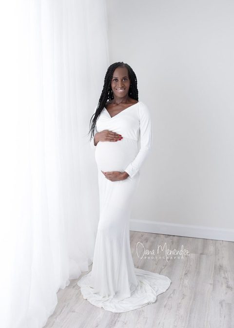best maternity photographer in Okotoks, AB