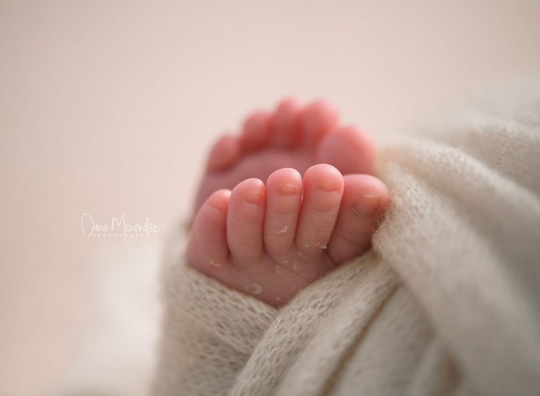 Okotoks, AB newborn photographers