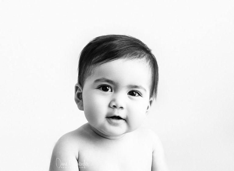 award winning okotoks newborn photographer