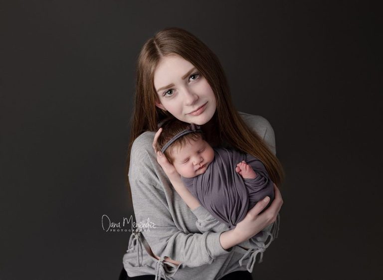 newborn photographer Okotoks, AB