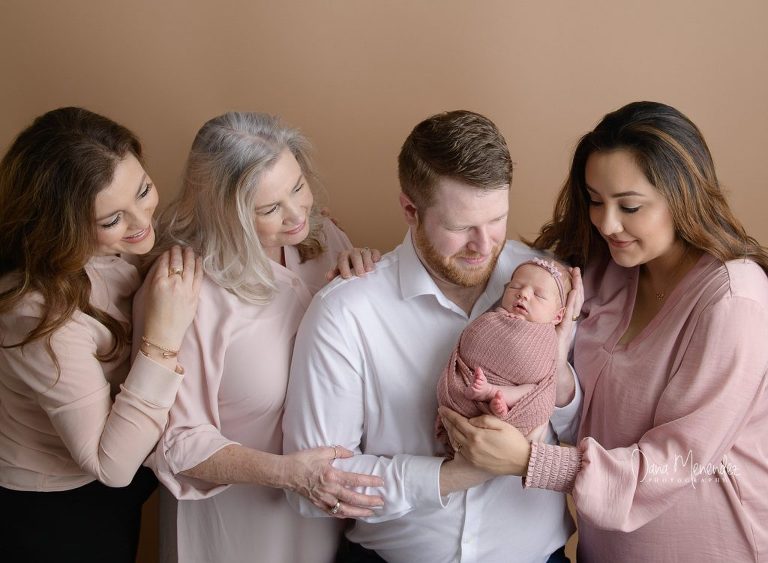 newborn photographer near me