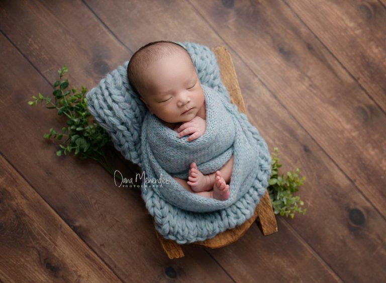 newborn photographer Okotoks, AB