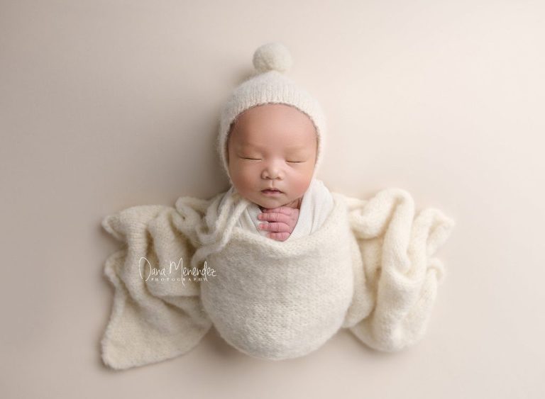 newborn photographers Okotoks, AB