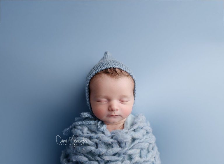 newborn photographer Okotoks, AB