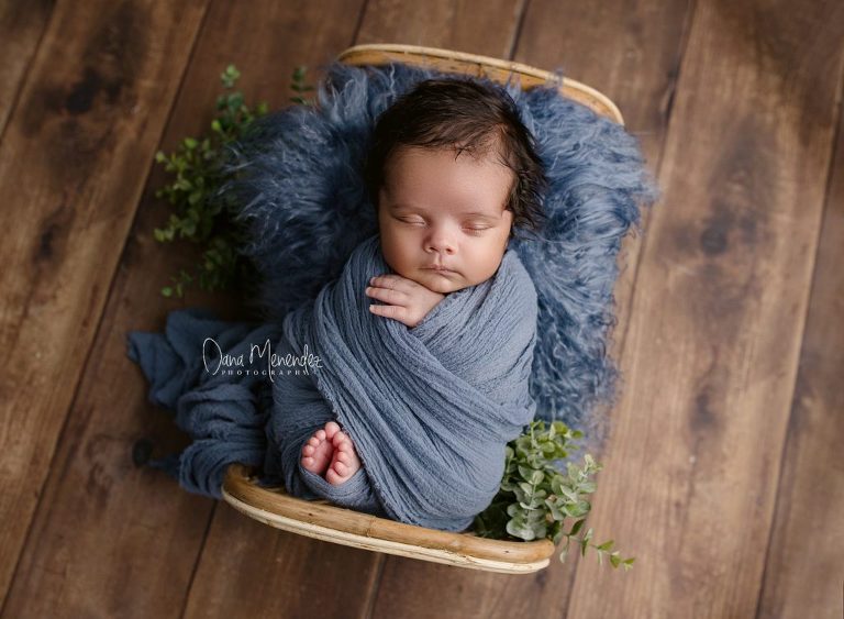newborn photographers Okotoks, AB