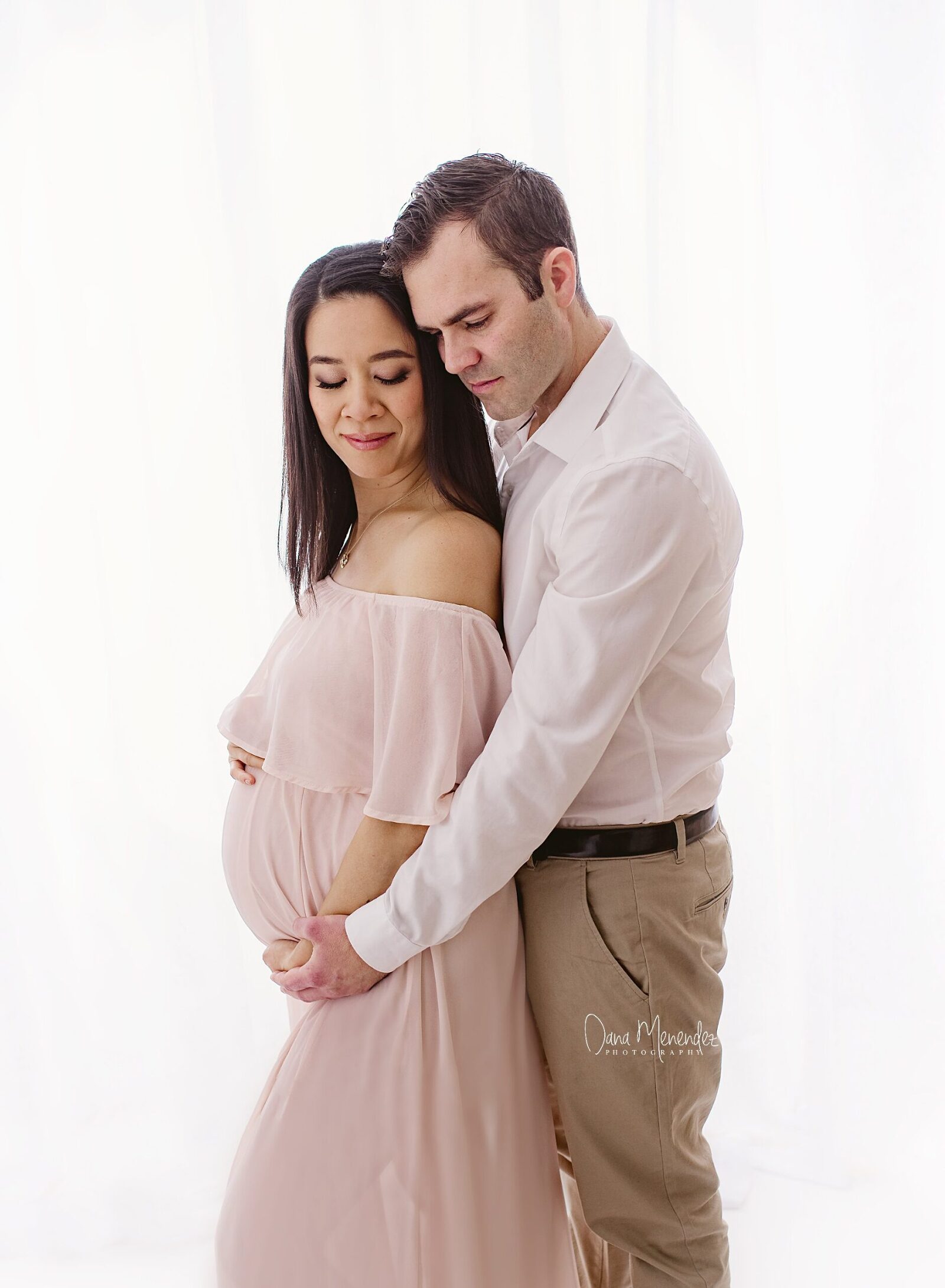 maternity photographer calgary